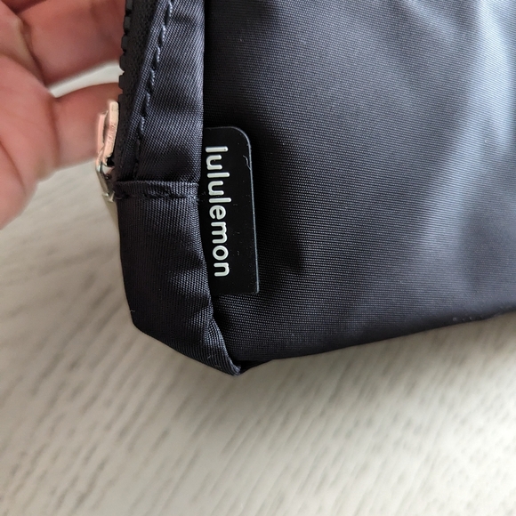 New With Tags Lululemon Everywhere Belt Bag Black - Picture 5 of 8